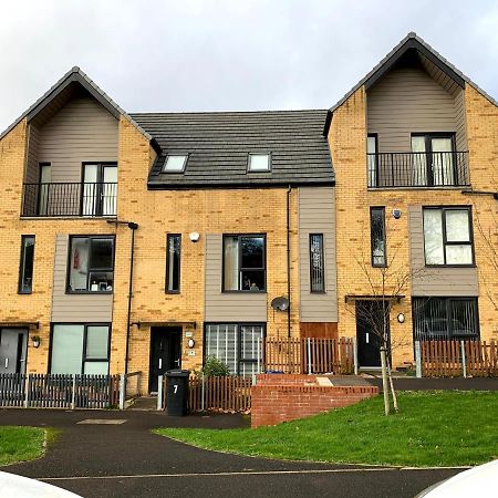 Sheffield City Centre , Free Wifi & Parking - Private Room - Shared House Exterior foto